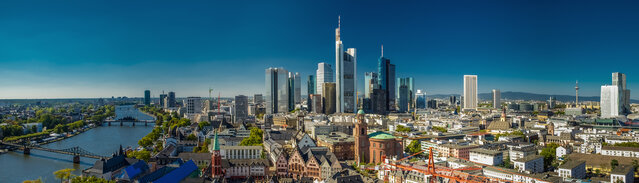 Urbane Skyline von Frankfurt – Energieversorgung von MONTANA für Strom und Erdgas