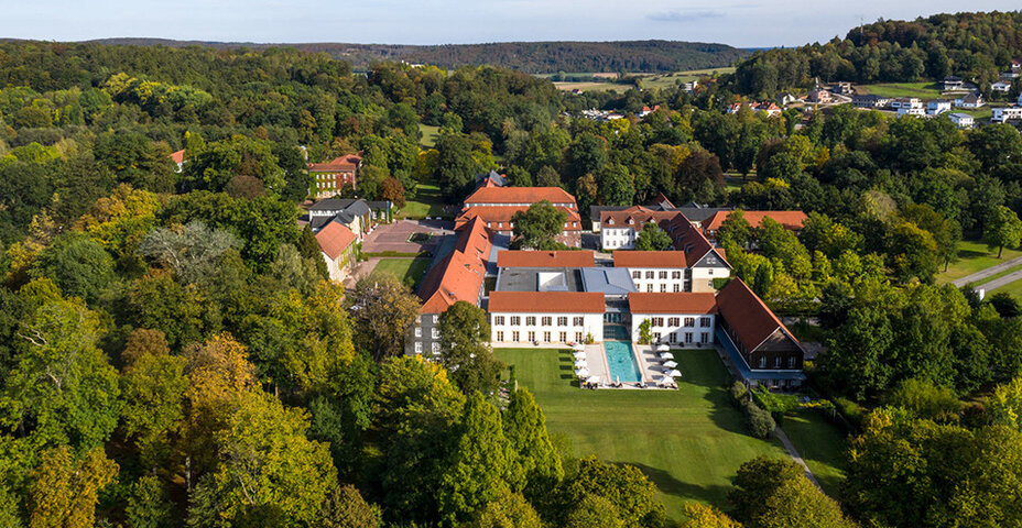 Luftaufnahme des Gräflichen Parks Health Resort in Bad Driburg – Veranstaltungsort des Verwalterforums für Experten der Immobilienwirtschaft
