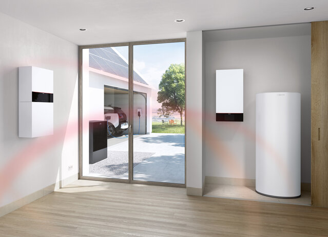 Moderne Haustechnik mit Batteriespeicher an der Wand und einem ladenden E-Auto im Hintergrund – MONTANA Lösungen für Photovoltaik mit Speicher